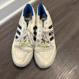 Adidas size 12 Tennis Shoes